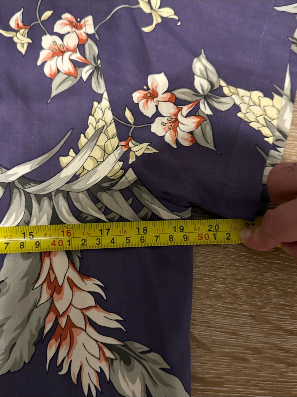 Vintage Tommy Bahama Women’s Washable 100% Silk Button Down Shirt, Size M - Picture 8 of 10